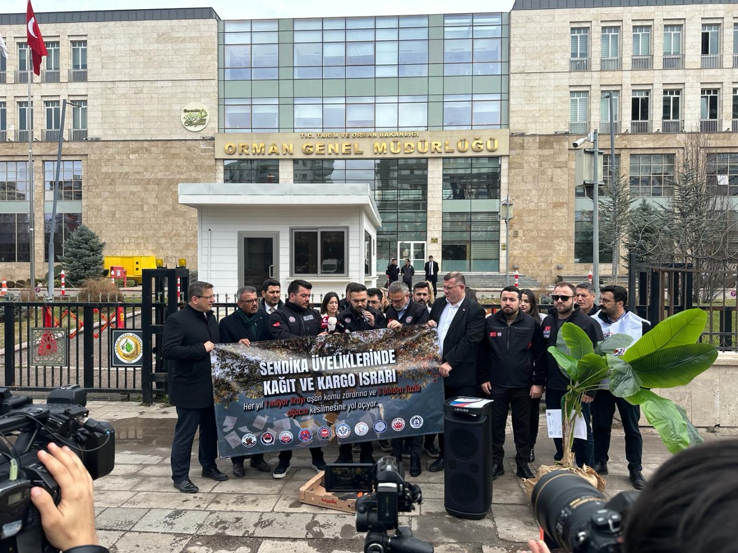 KAĞIT İSRAFINA SON! SENDİKAL İŞLEMLER E-DEVLET ÜZERİNDEN YAPILMALI!